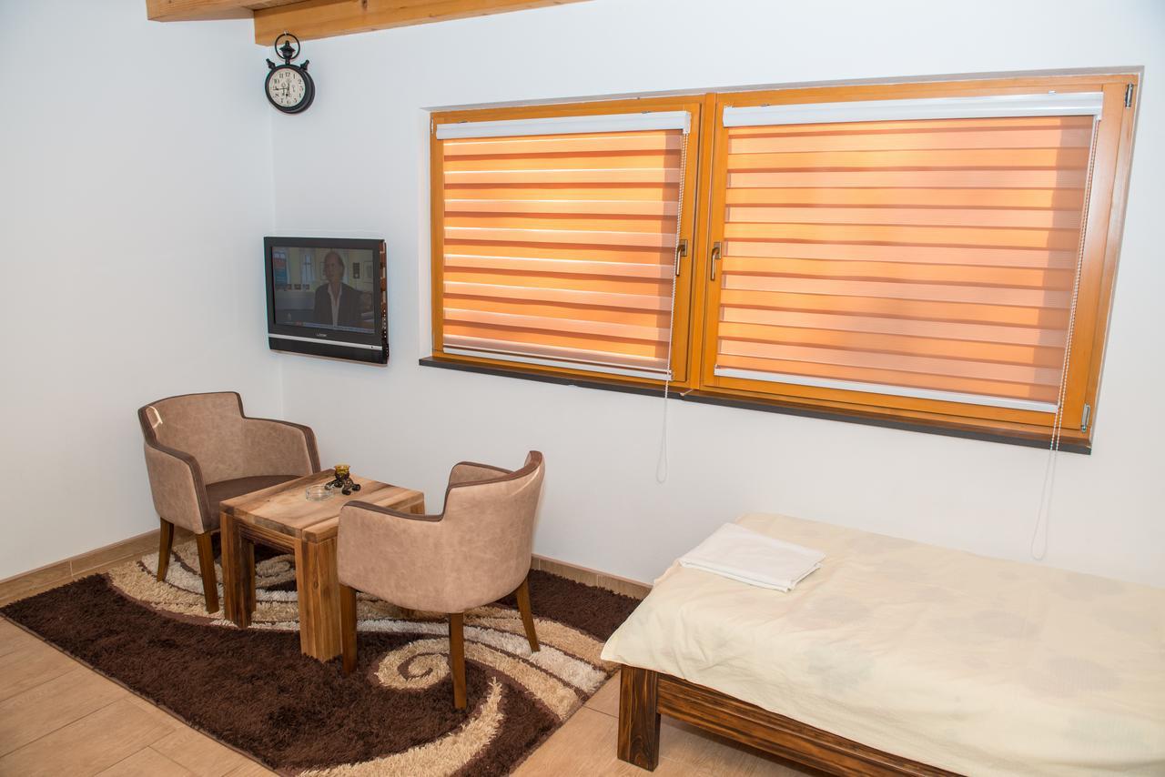 Motel Orhideja Donji Vakuf Kültér fotó